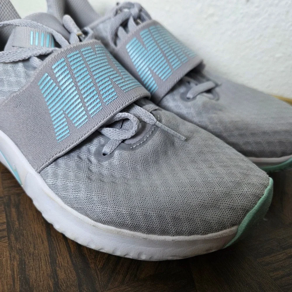 Nike Renew In-Season TR 9 Gray & Blue Womens size 7 Sneaker Running shoe‎